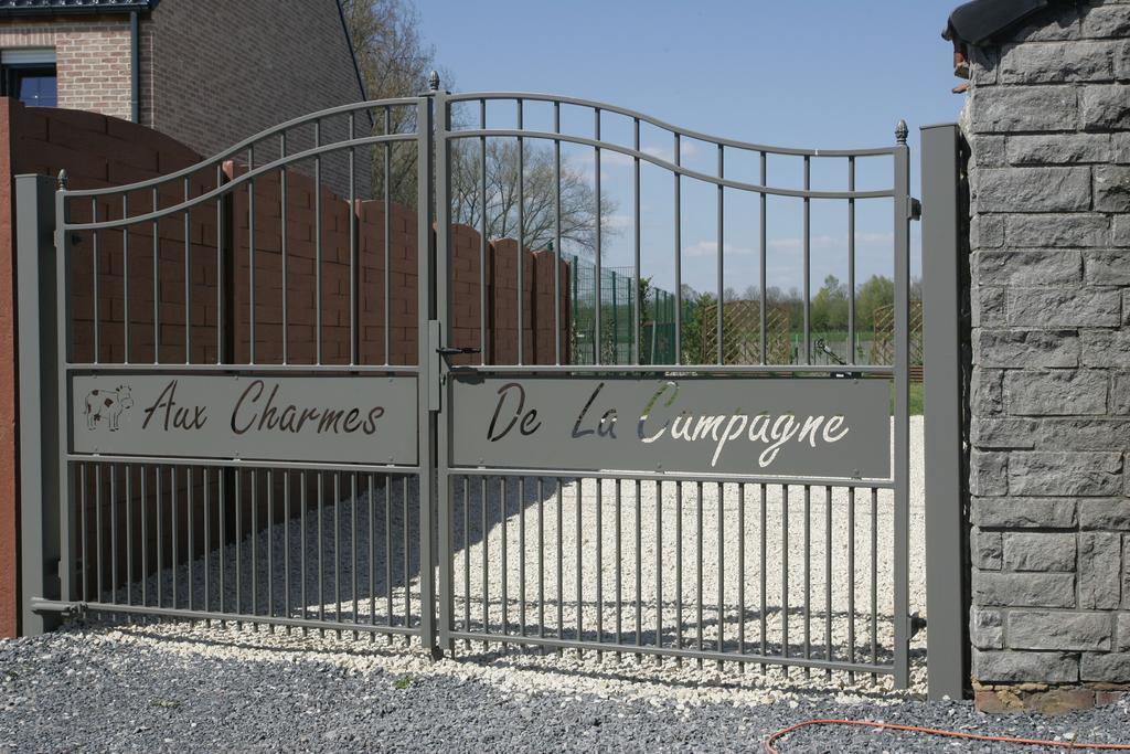 Aux Charmes De La Campagne Villa Hautrage Esterno foto